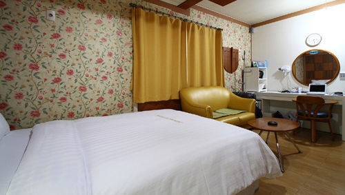 Cherbourg Hotel Cheonan Exteriör bild