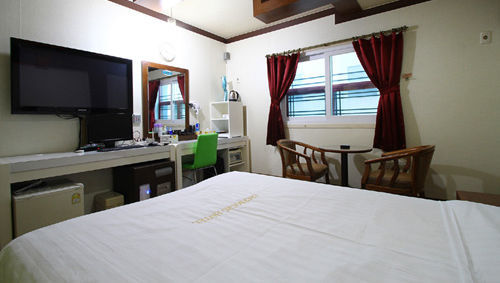 Cherbourg Hotel Cheonan Exteriör bild